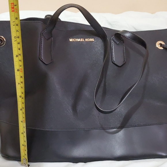 Michael Kors Tote Bag - Picture 3 of 4